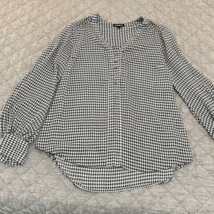 Express houndstooths blouse